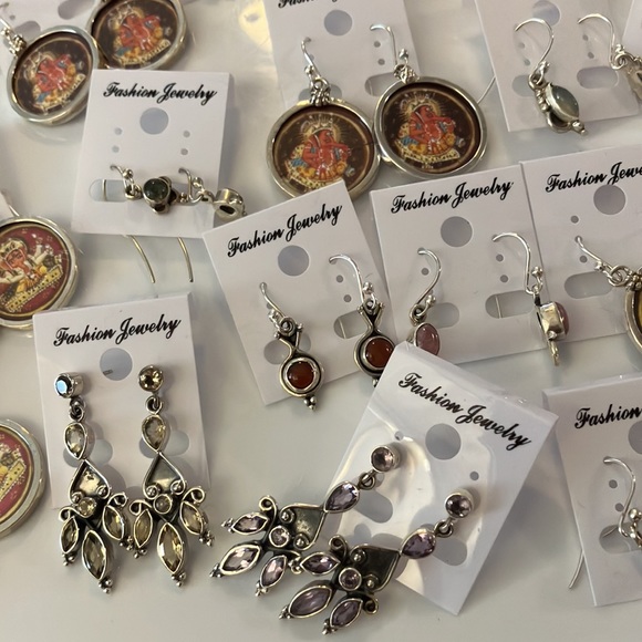 Big 35 pc lot of ladies crystal and sterling silver earrings, beautiful jewelry - Picture 3 of 7